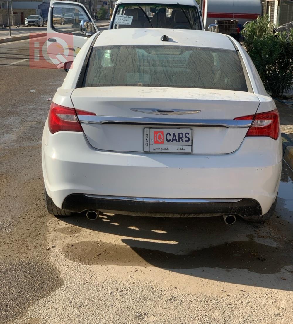 Chrysler 200